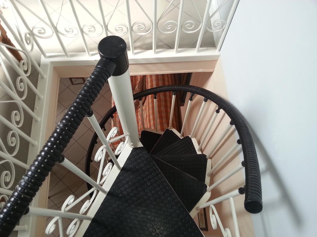 Case Vacanze Borgo Marina Imperia Room photo
