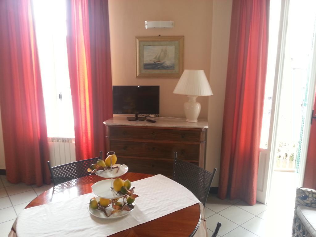 Case Vacanze Borgo Marina Imperia Room photo