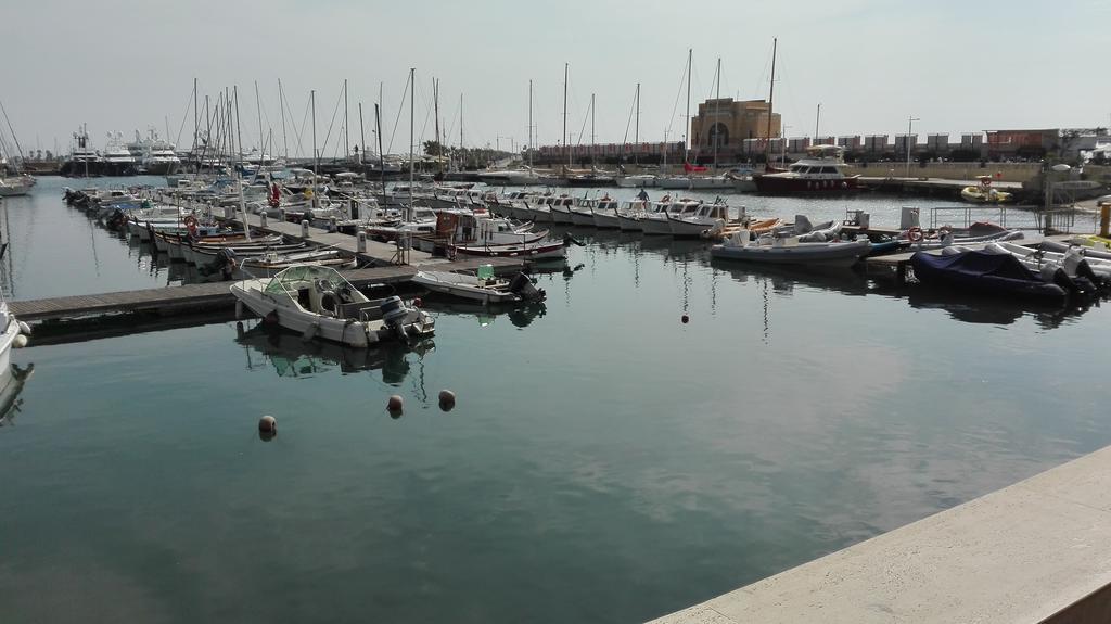 Case Vacanze Borgo Marina Imperia Exterior photo